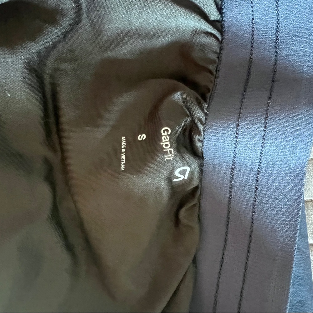 Women’s GAP athletic shorts - Picture 7 of 7